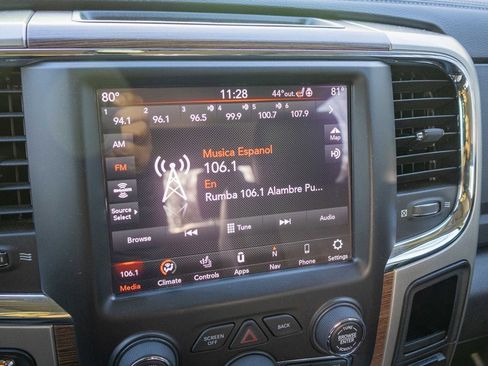 Used 2018 RAM 1500 Laramie image 19