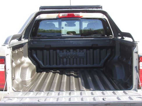 Used 2023 GMC Canyon AT4 w/ LPO, Sports Bar Package AWD/4WD image 8