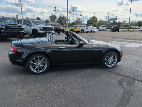 Used 2011 MAZDA MX-5 Miata Grand Touring RWD image 9