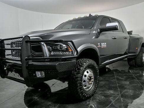 Used 2018 RAM 3500 Laramie Longhorn image 5