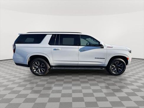 Used 2023 Chevrolet Suburban Z71 w/ Luxury Package image 8