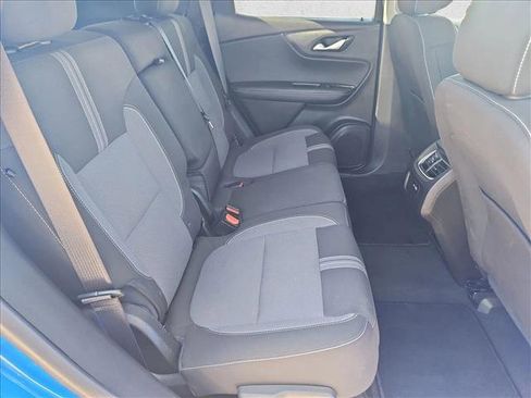 Used 2025 Chevrolet Blazer LT AWD/4WD image 19