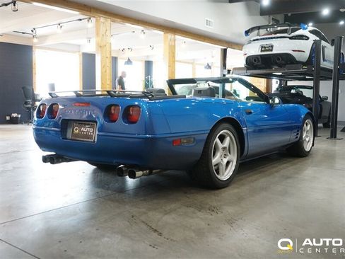 Used 1991 Chevrolet Corvette Convertible RWD image 5