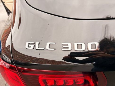 Used 2022 Mercedes-Benz GLC 300 4MATIC w/ Driver Assistance Package image 34