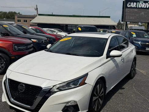 Used 2020 Nissan Altima 2.5 SV AWD/4WD image 2