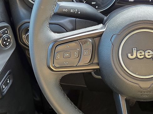 Used 2023 Jeep Wrangler Unlimited AWD/4WD image 19