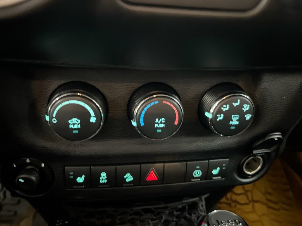 Used 2014 Jeep Wrangler Unlimited Sahara AWD/4WD image 16