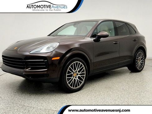 Used 2022 Porsche Cayenne Platinum Edition AWD/4WD image 1