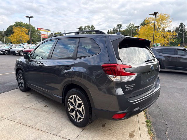 Used 2021 Subaru Forester Premium AWD/4WD image 15