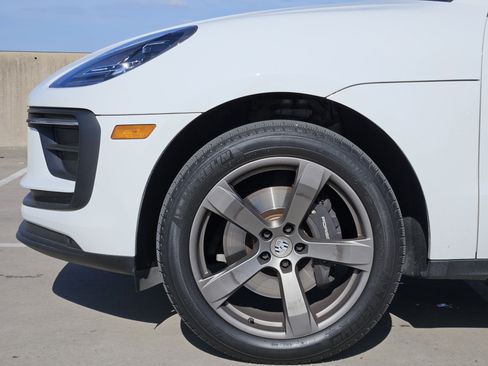 Used 2023 Porsche Macan Turbo image 13