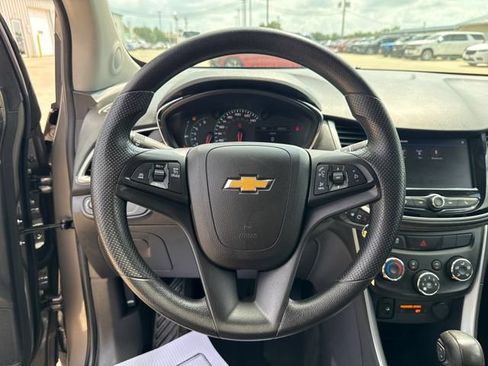 Used 2020 Chevrolet Trax LS w/ Tint and Cruise Package FWD image 17