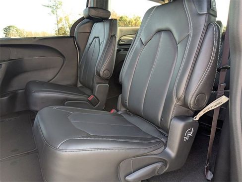 New 2026 Chrysler Pacifica Select image 29