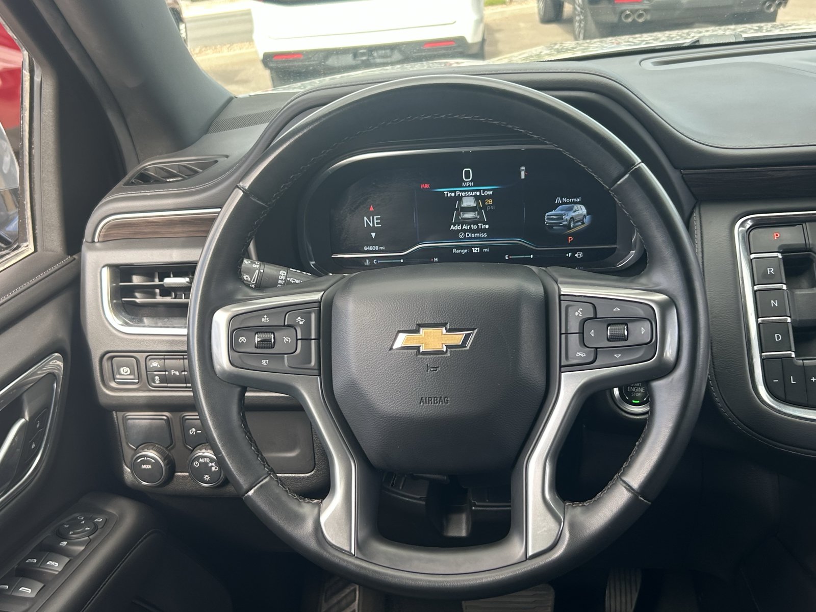 Used 2024 Chevrolet Suburban LT RWD image 24