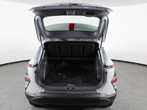 Certified 2026 Hyundai Kona SE FWD image 17