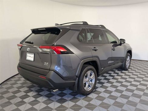 Used 2025 Toyota RAV4 XLE image 6