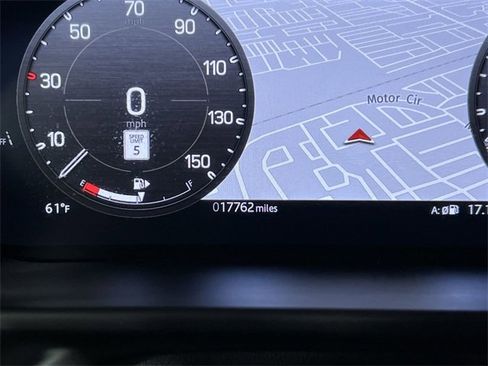 Used 2024 Land Rover Defender 110 SE image 12