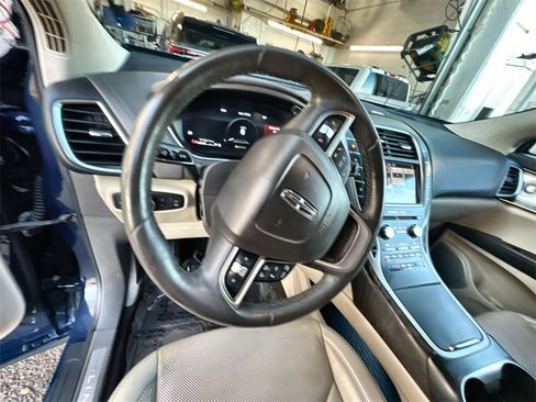 Used 2019 Lincoln Nautilus Reserve w/ Ultimate Package image 16