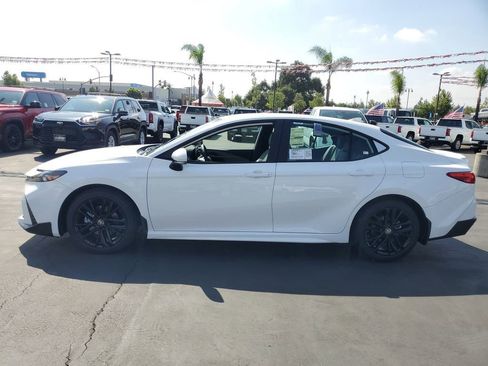 New 2026 Toyota Camry SE image 6