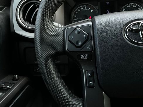 Used 2019 Toyota Tacoma TRD Sport w/ Technology Package image 33