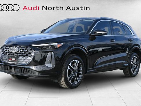 Certified 2025 Audi Q5 Premium w/ Convenience Package image 1