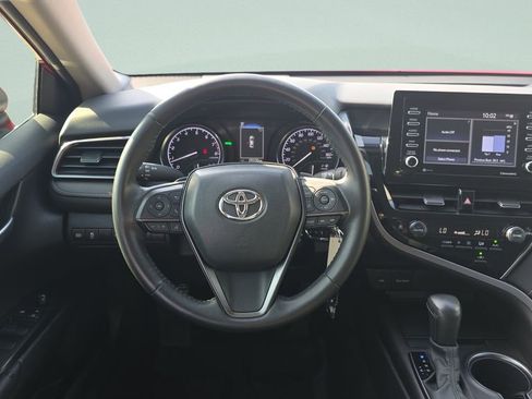 Used 2024 Toyota Camry SE image 15