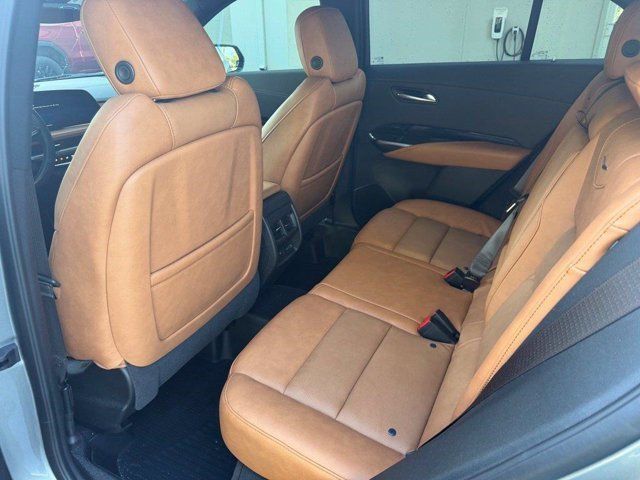 Certified 2025 Cadillac XT4 Sport FWD image 6