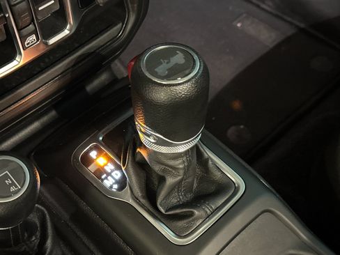 Used 2023 Jeep Wrangler Unlimited Sport AWD/4WD image 19
