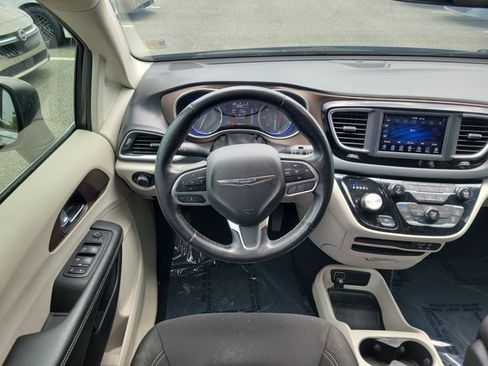 Used 2020 Chrysler Voyager LX w/ Cold Weather Group FWD image 10