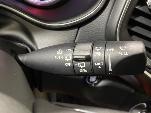 Used 2020 Jeep Cherokee Latitude Plus w/ Comfort/Convenience Group AWD/4WD image 24