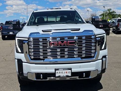 New 2026 GMC Sierra 2500 Denali w/ Denali Reserve Package AWD/4WD image 3