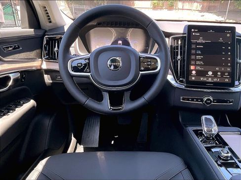 New 2026 Volvo XC90 T8 Plus w/ Protection Package AWD/4WD image 15