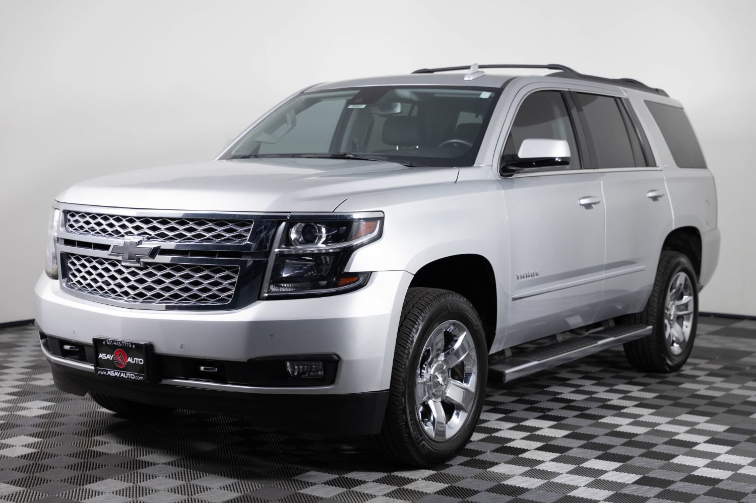 Used 2017 Chevrolet Tahoe LT w/ LT Signature Package AWD/4WD image 2