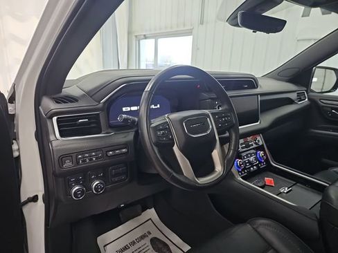 Used 2022 GMC Yukon XL Denali w/ Denali Premium Package AWD/4WD image 40