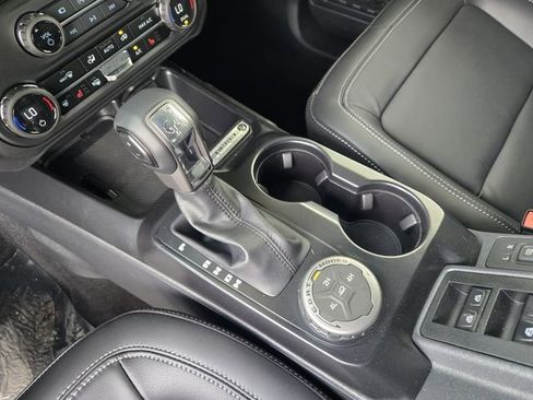 New 2025 Ford Bronco Outer Banks AWD/4WD image 16