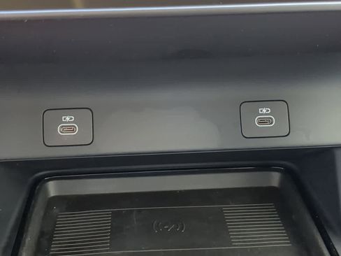 Used 2025 Land Rover Discovery Sport S image 34