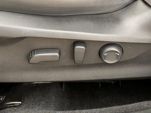 Used 2022 Subaru Forester Touring image 24