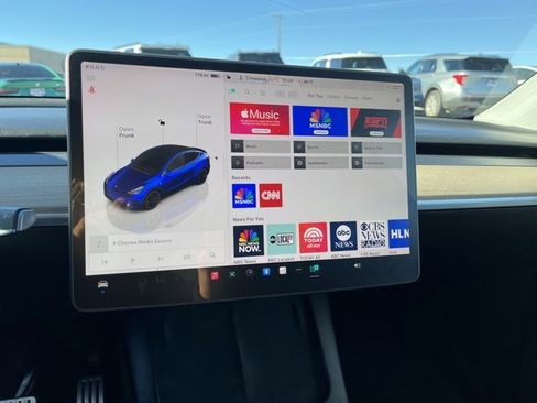 Used 2022 Tesla Model Y Performance image 35