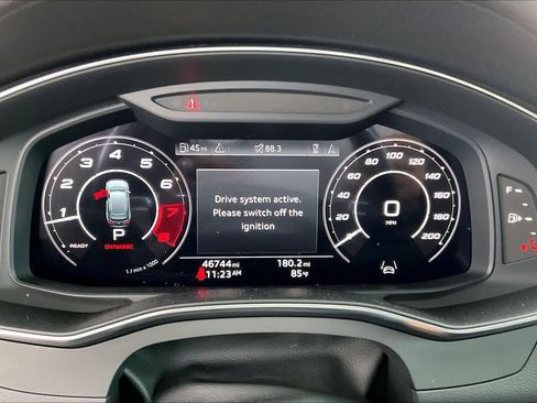 Used 2021 Audi RS 6 AWD/4WD image 25