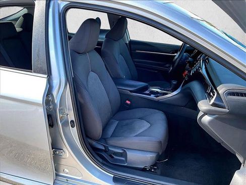 Used 2020 Toyota Camry LE FWD image 9