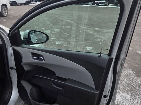 Used 2014 Chevrolet Sonic LT image 11