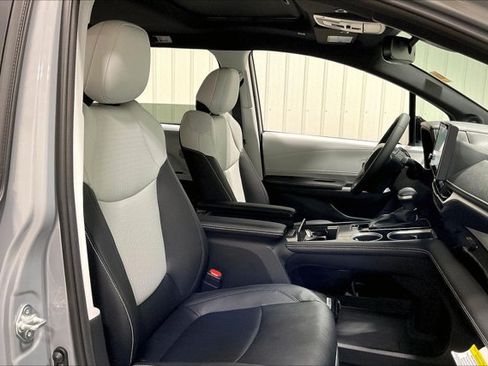 Used 2026 Toyota Sienna XSE AWD/4WD image 7
