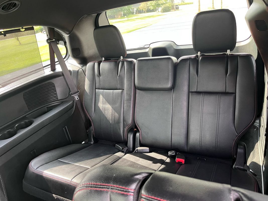 Used 2014 Dodge Grand Caravan R/T w/ Driver Convenience Group FWD image 12