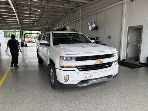 Used 2017 Chevrolet Silverado 1500 LT w/ All Star Edition AWD/4WD image 2