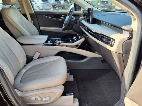 Used 2022 Lincoln Nautilus FWD image 9