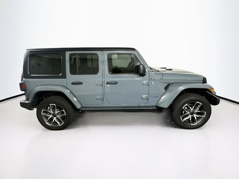 Used 2024 Jeep Wrangler Unlimited AWD/4WD image 10