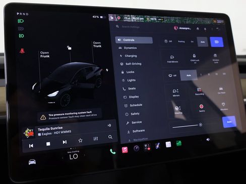 Used 2022 Tesla Model Y Long Range AWD/4WD image 48