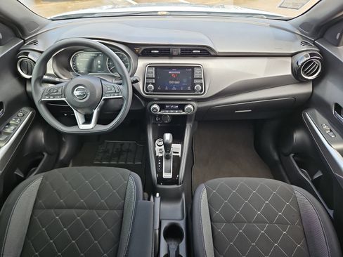 Used 2018 Nissan Kicks SV FWD image 13