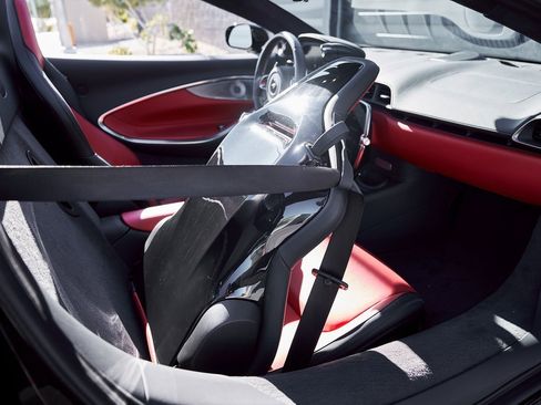 Used 2025 McLaren Artura Spider image 41