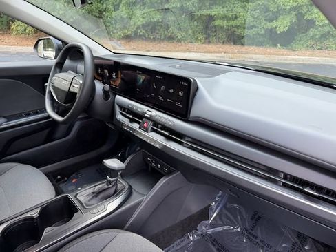 Used 2025 Kia K4 FWD image 31