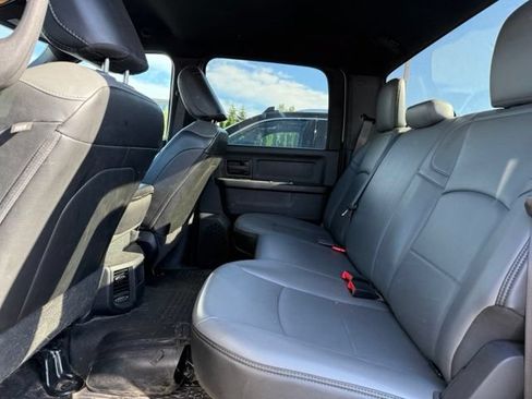 Used 2022 RAM 2500 Tradesman w/ Chrome Appearance Group AWD/4WD image 12